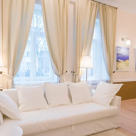 Revelton Apartmanhotel 4*