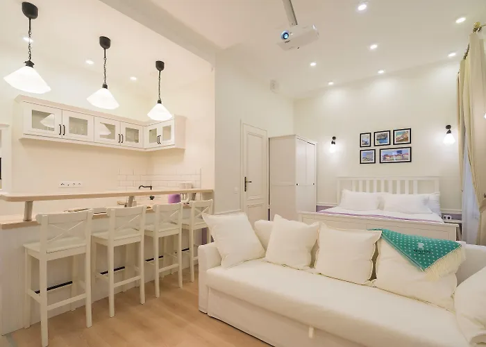 Revelton Aparthotel 4*